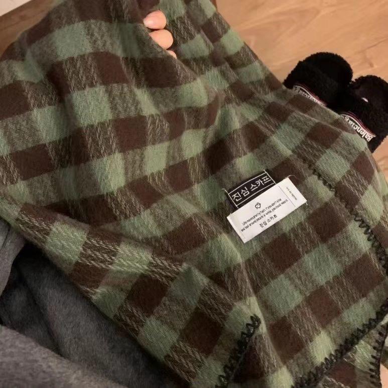Korean Style Plaid Tassel Scarf – Winter Student Shawl & Warm Bib