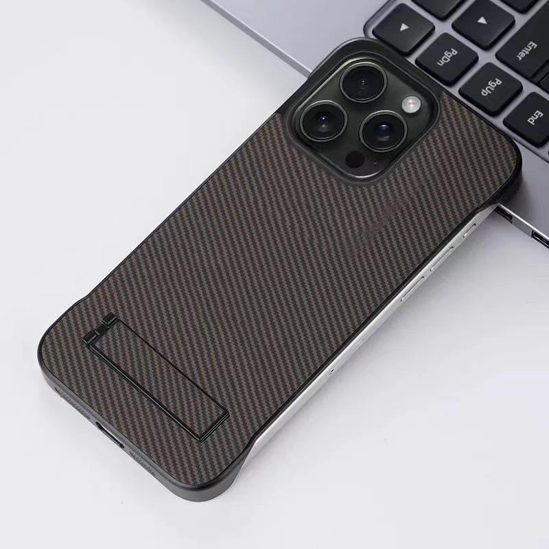 Applicable to iPhone16e mobile phone case 15promax carbon brazing 15plus borderless 14pro bracket 13 hard case