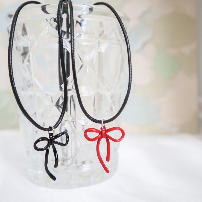 Sturdy Bowknot Pendant Necklace Graceful Bowknot Pendant Necklace Jewelry Elegant Clavicle Chain for Gatherings