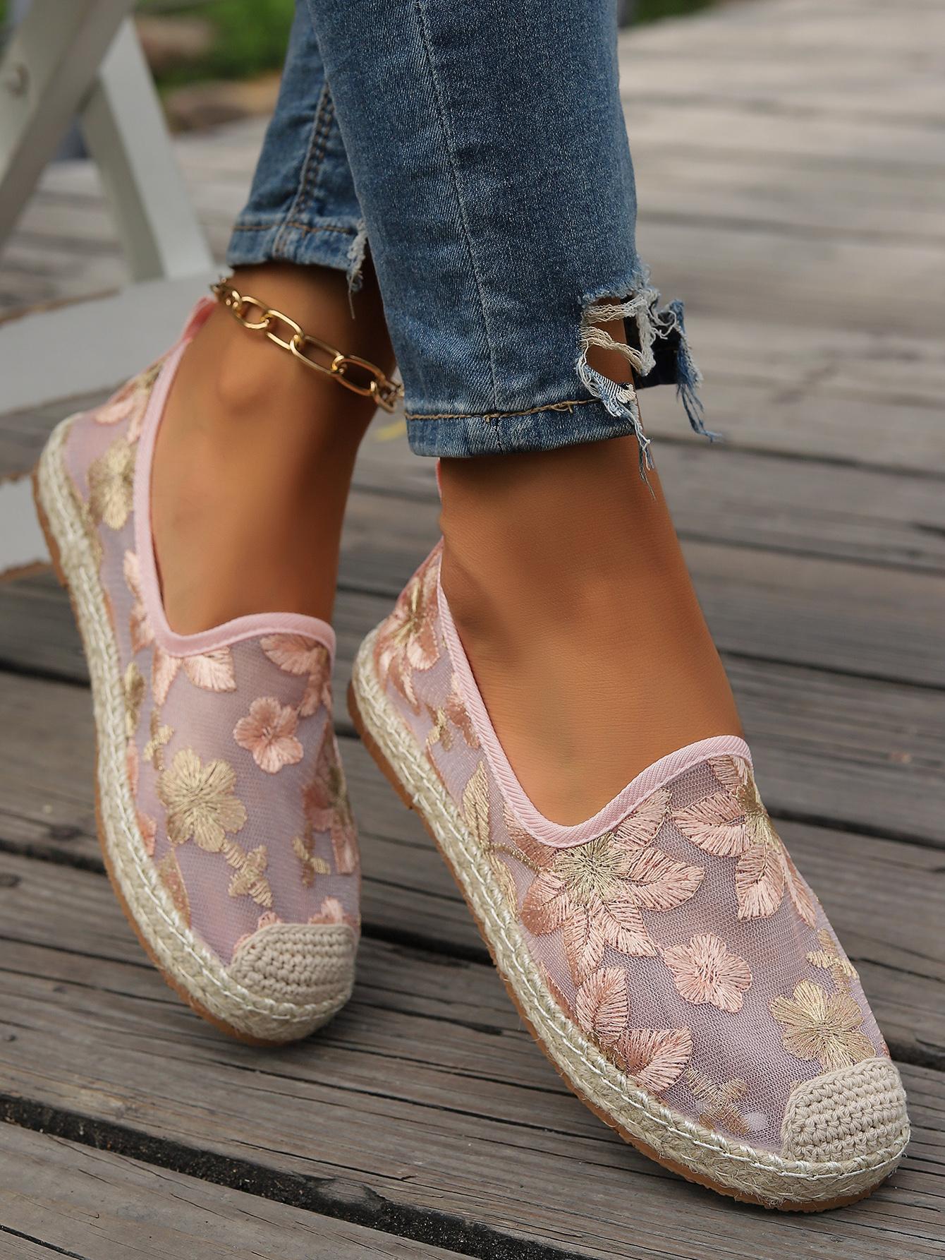 

Модные одинарные туфли для женщин 2024 года, лето, новый стиль, кружевная сетка, полые женские туфли на плоской подошве, удобные повседневные туфли на плоской подошве 40 розовый