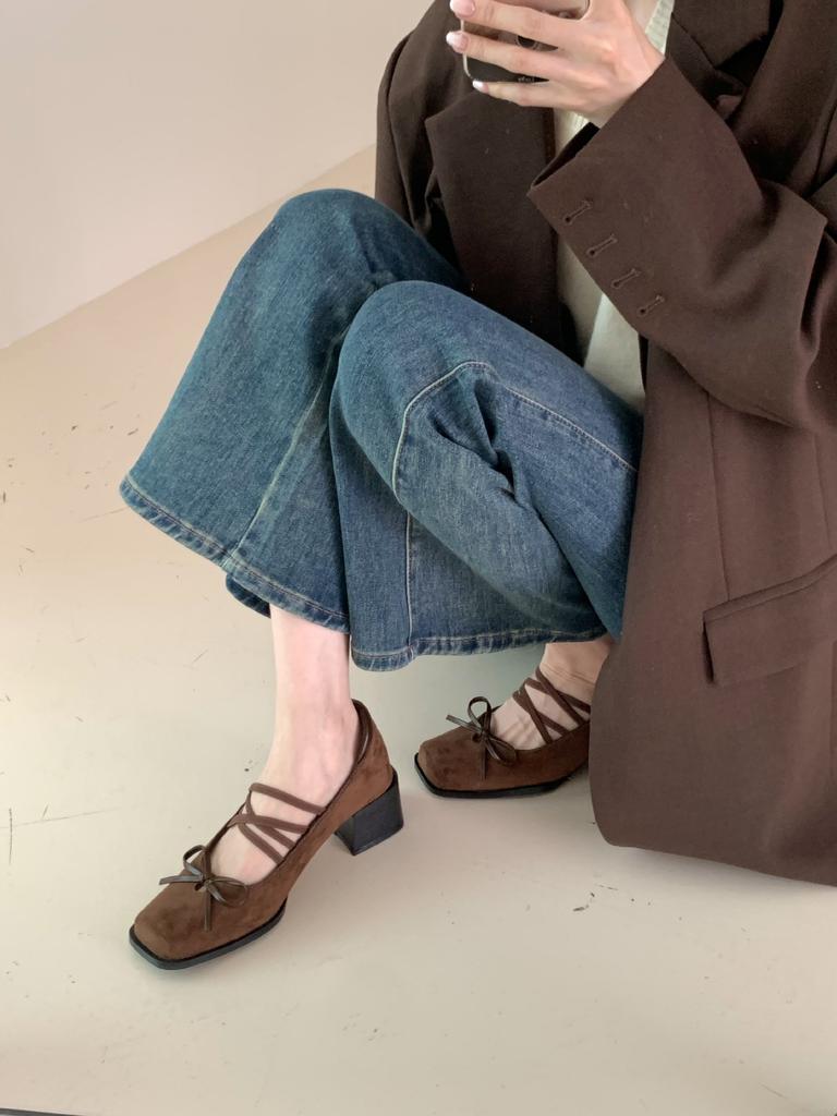 2025 new one-word with light mouth suede versatile bow thin belt temperament leopard print commuter women's shoes