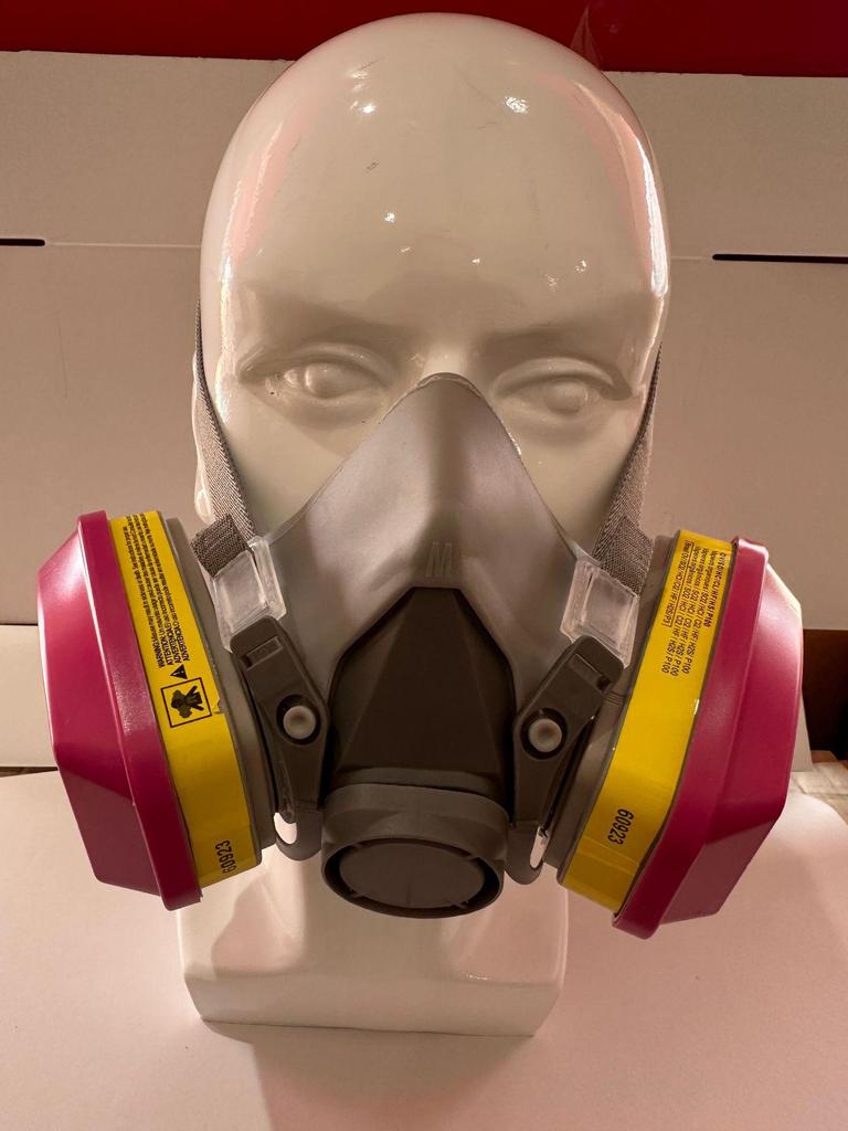 6200 Full-Face Gas Mask for Dustproof Grinding, Spray Painting, and Chemical Protection