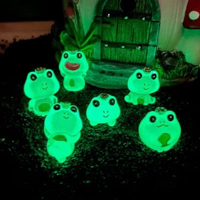 Hot Luminous Crown Frog Resin Figurines Creative Moss Resin Crafts Desktop Ornaments Garden Potted Plant Miniatures Decorations
