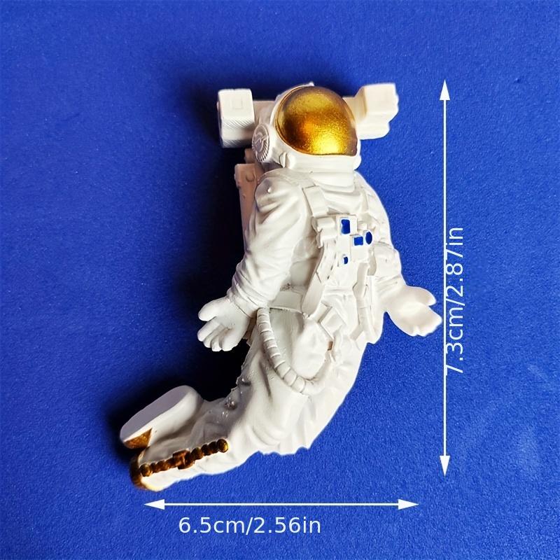 2 Pcs Creative Astronaut Magnetic 3D Resin Refrigerator Stickers - Personalized Astronaut Decoration for Your Fridge