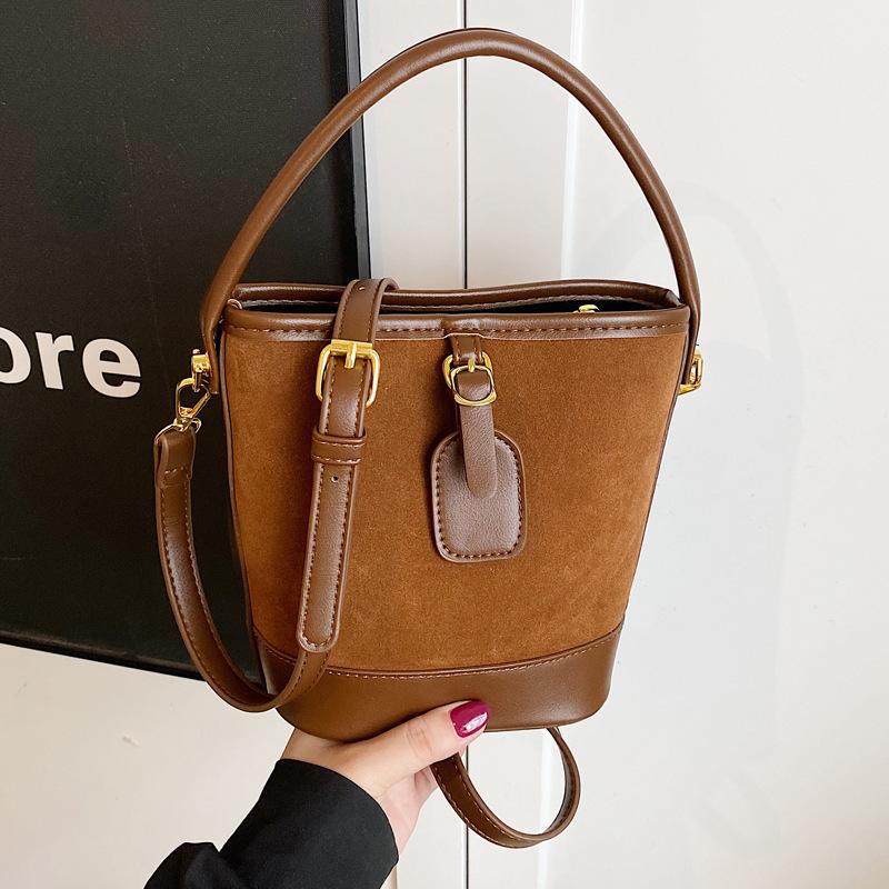 This year's popular small bag women's autumn and winter 2025 new retro shoulder messenger bag casual portable bucket bag