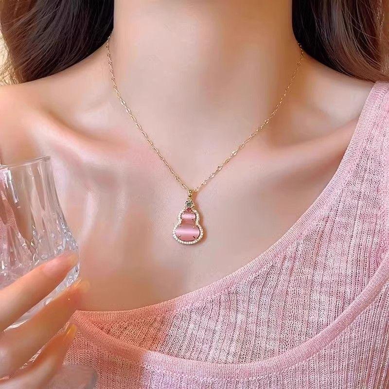 

Gourd pendant necklace female niche senior 2025 new collarbone chain gift for mother