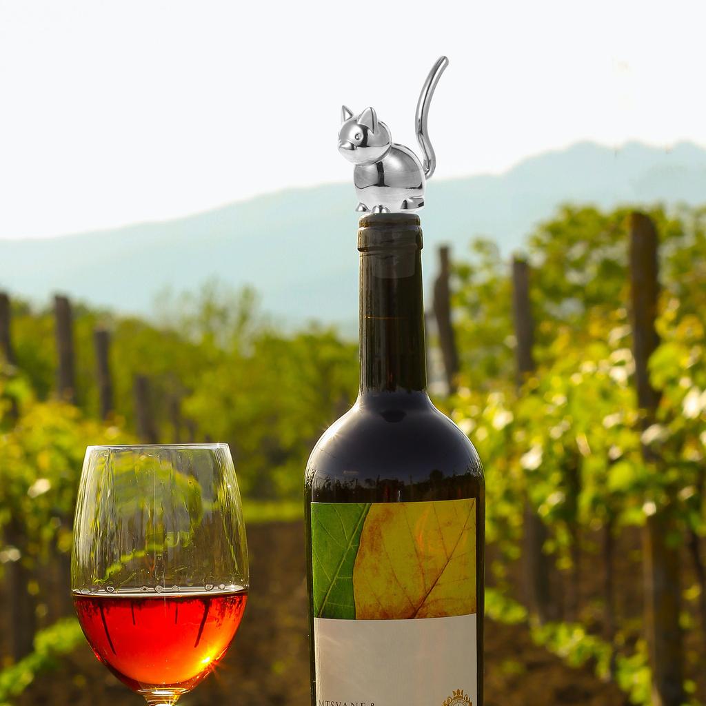 Unique Cat Theme Bottle Stopper for Wine Alloy Sealer Novelty Bar Tool Decorative Gift for Wine Lovers Home Bars