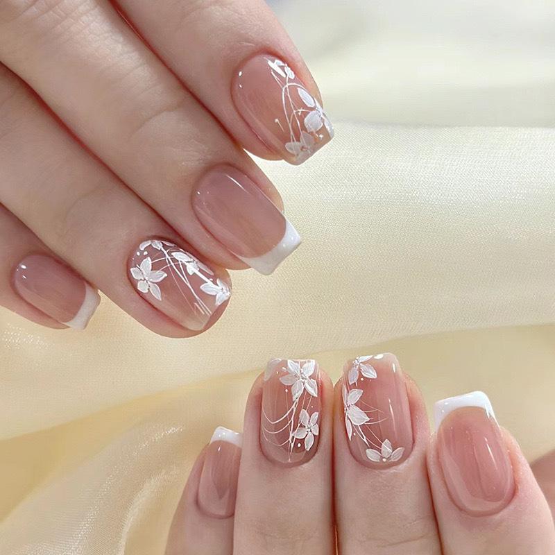 Simple French Gradient Detachable Press-On Nails: Short, Whitening False Nail Tips.
