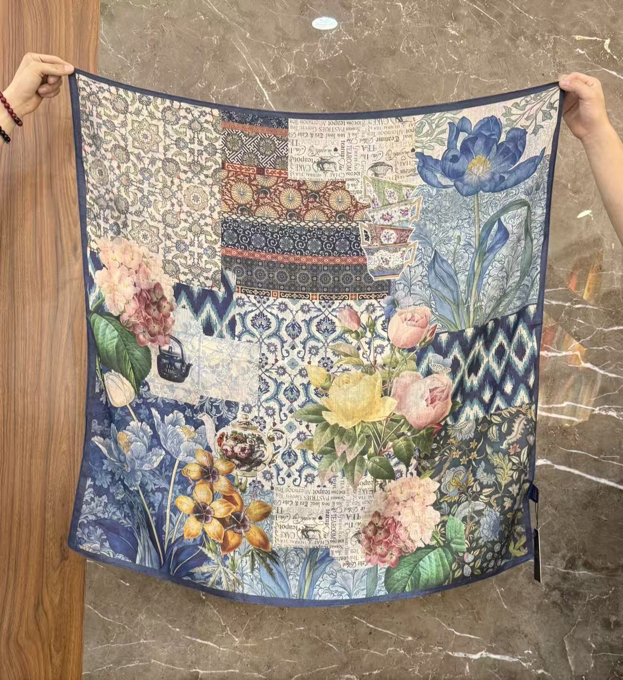 

Double-Sided Faux Silk Wool Scarf For Women Spring And Autumn 90Cm Printed Square Scarf Foulard Bandana Femmel Headscarf 90X90CM