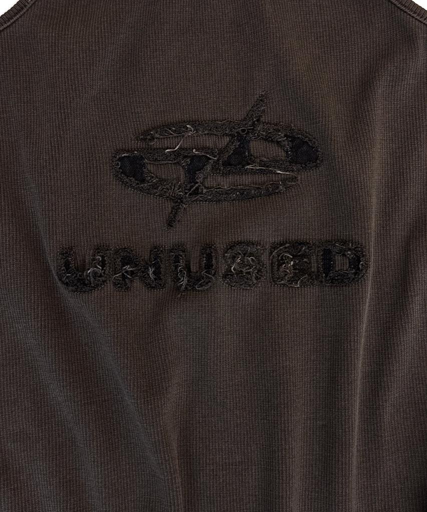 Eonyujeulaeb Uul Applique Sleeveless Top (Charcoal)
