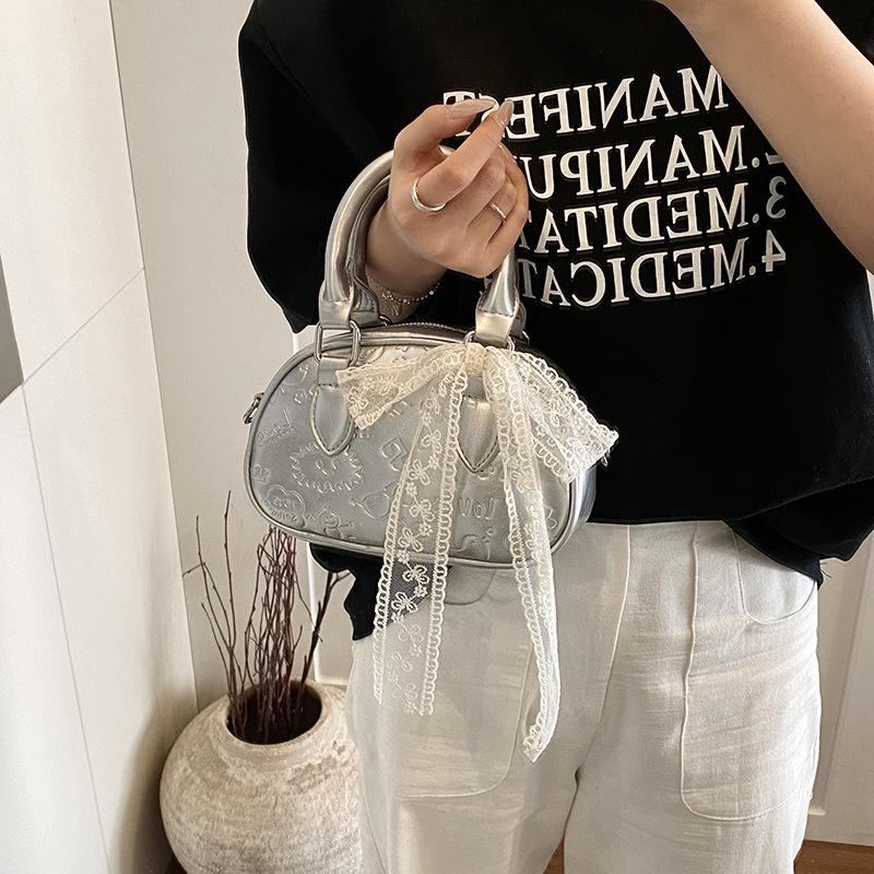 

Premium small bag women s spring and summer versatile 2025 new fashion messenger bag women ins portable bowling bag срібний