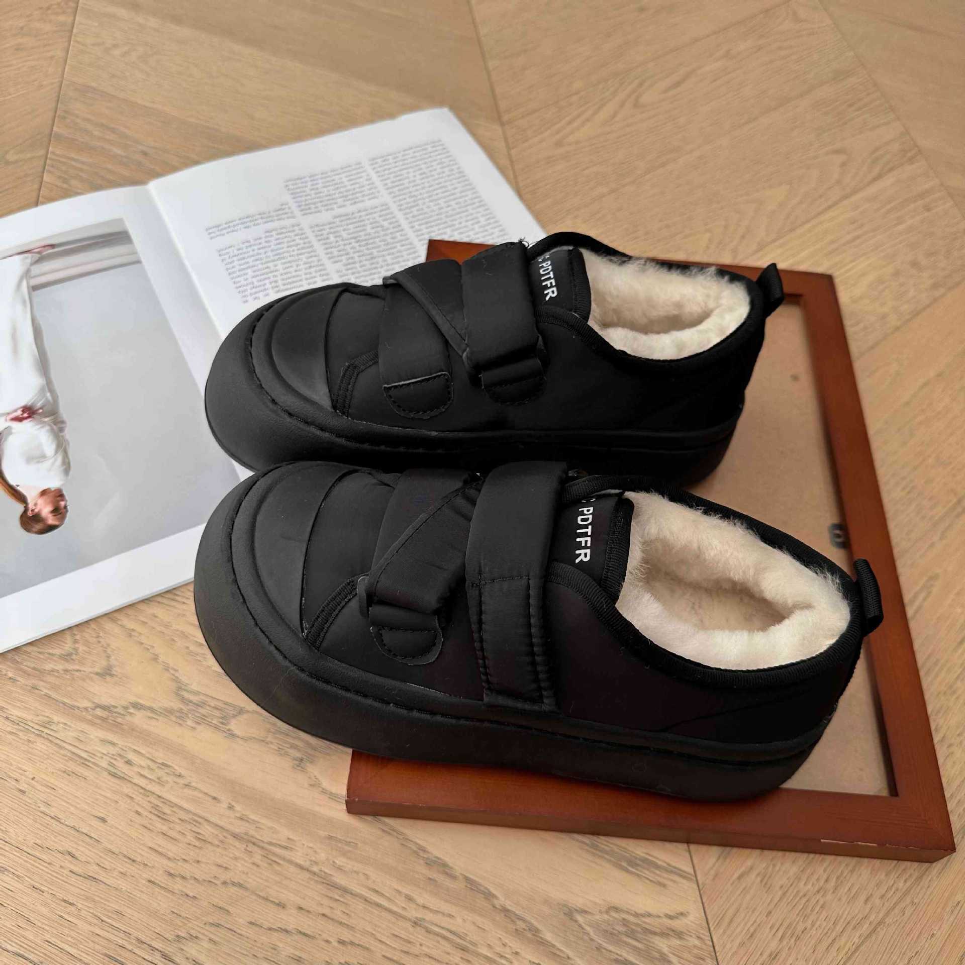 

Winter new student women s shoes platform-soled versatile fashion cotton shoes thickened warm Korean version Velcro casual shoes 40