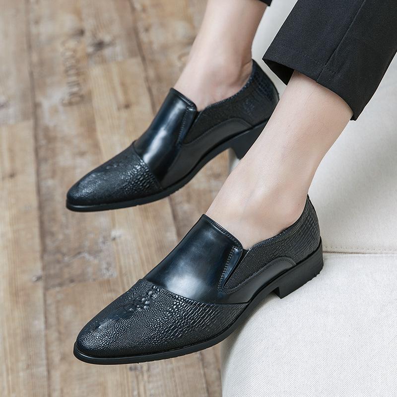 Business dress leather shoes Brock leather shoes men's versatile Korean version engraved casual pointed suit groom wedding men's shoes