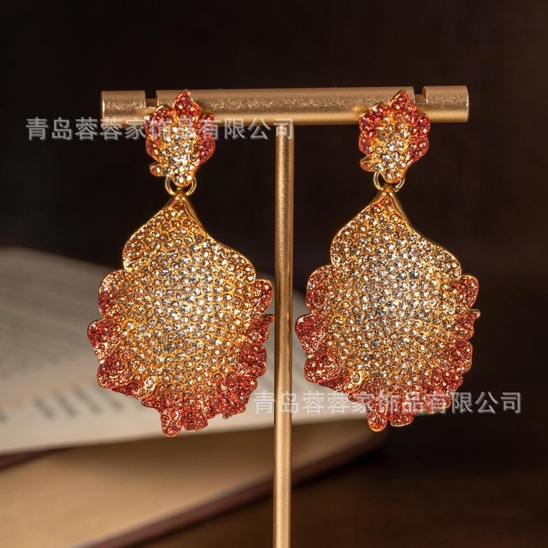 

Vintage Color Treasure Gradient Feather Earrings With High Art Luxury Elegance Designer Jewelry