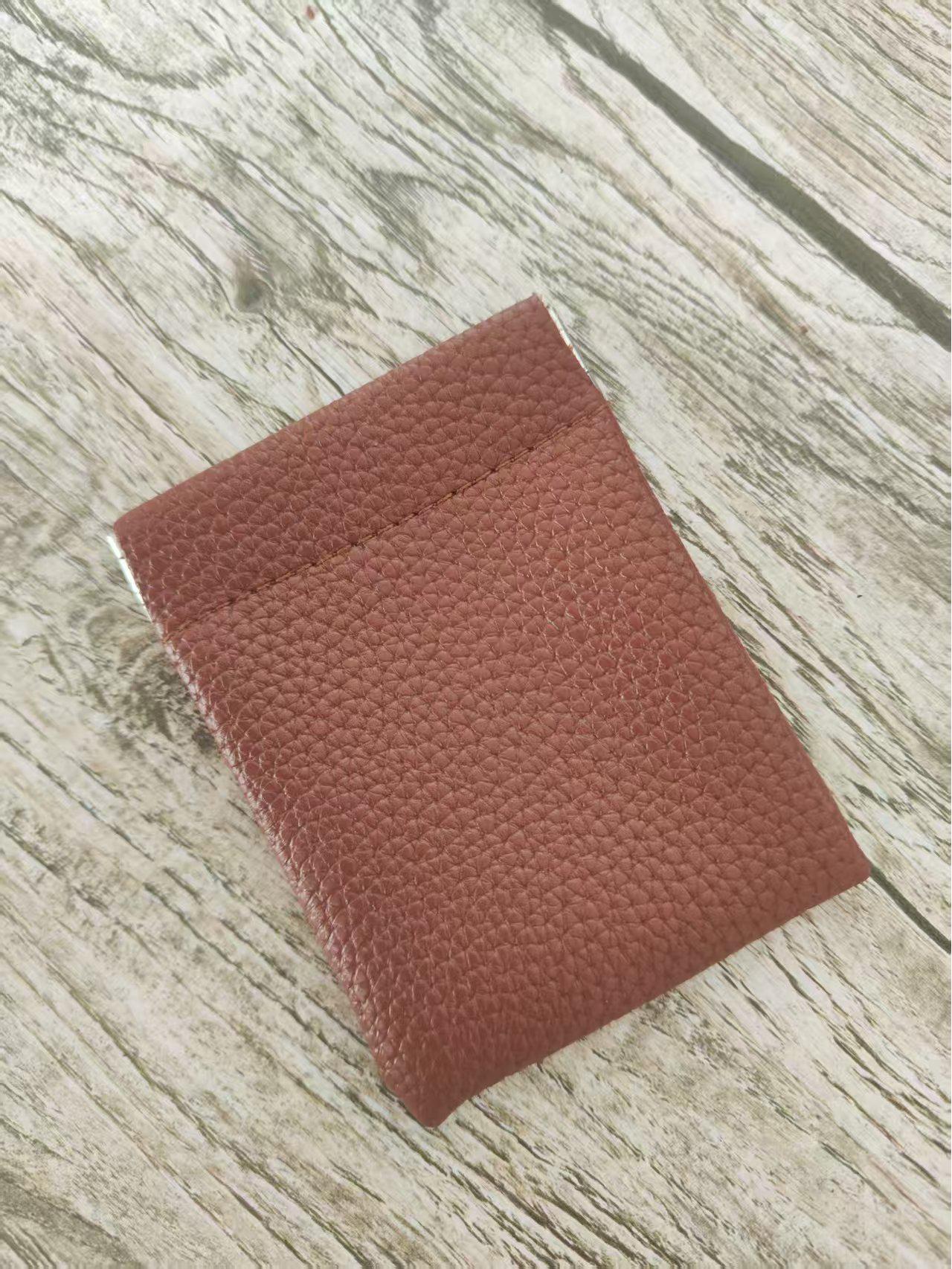 

Leather Coin Purse & Card Holder with Bluetooth Earphone and Data Cable Storage 017 светло-коричневого