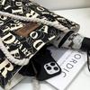 Large Capacity Canvas Tote: Simple, Stylish Commuter Bag for Female Students with Letter Print