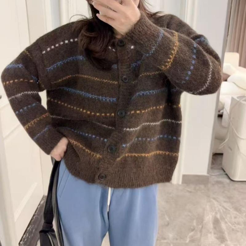 

New autumn top striped contrasting color knitted cardigan women s loose lazy wind age-reducing women s sweater jacket one size fits all темно-коричневого