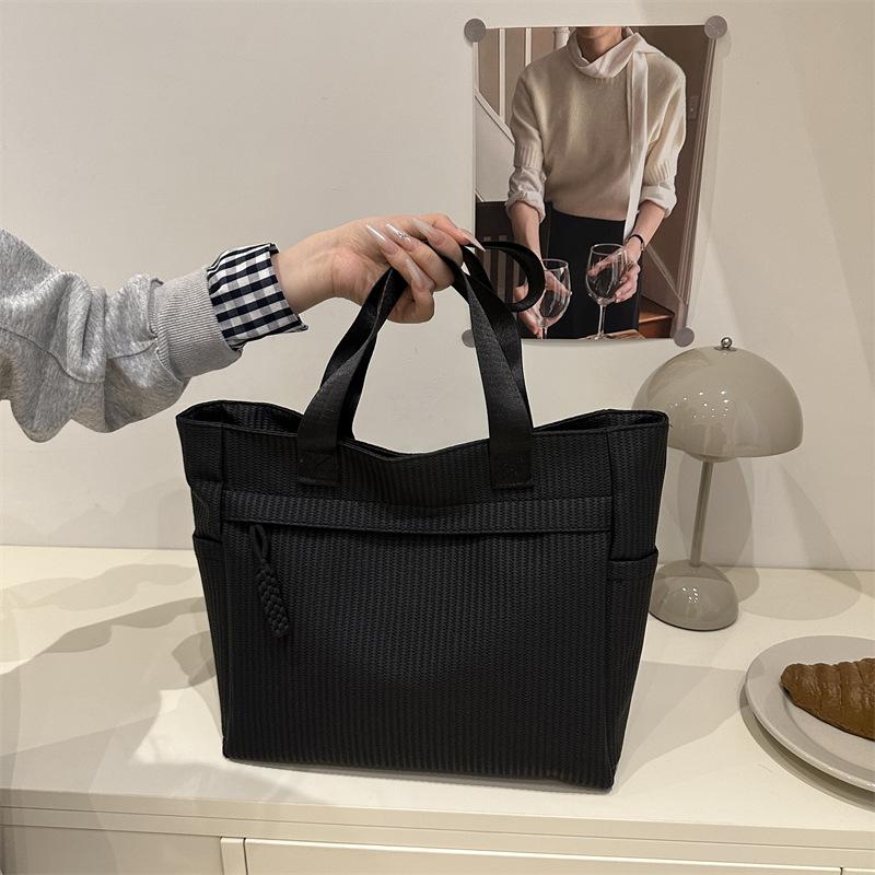 

Simple casual commuting large-capacity tote bag female personality velvet versatile student class temperament shoulder bag чёрный