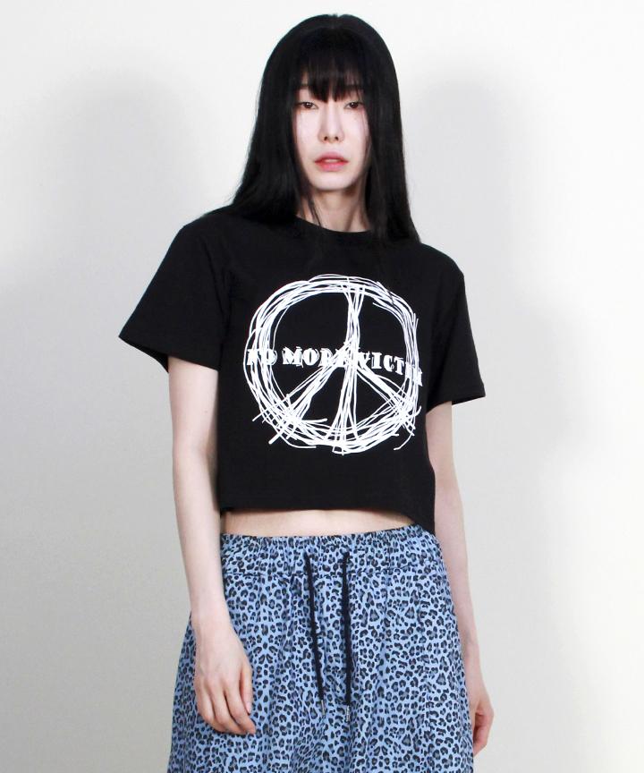 Deumakeu Piece Graphic Crop Short Sleeve T-Shirt Black