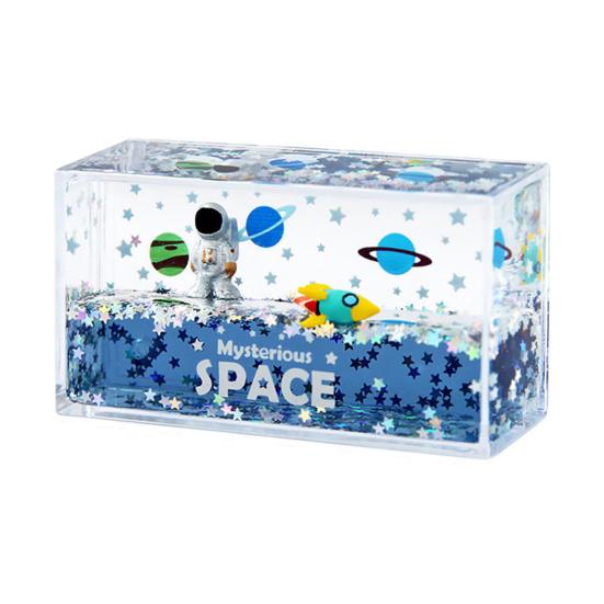 

Украшение космонавта, модная нежная акриловая форма для космонавта, добавляющая жизненной силы, дрейф жидкости, фигурка космонавта, миниатюрный астронавт A