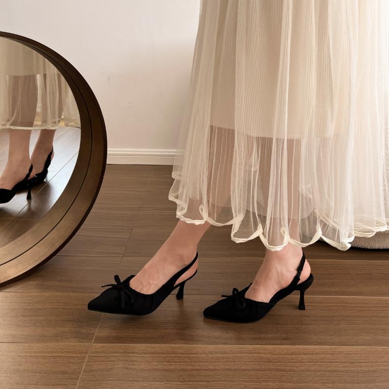 

Fashion 2025 French Style Satin High Heels Women s Sandals Butterfly Knot Pointed Toe Single Shoes Covered Head Summer New Arrival 35 чёрный