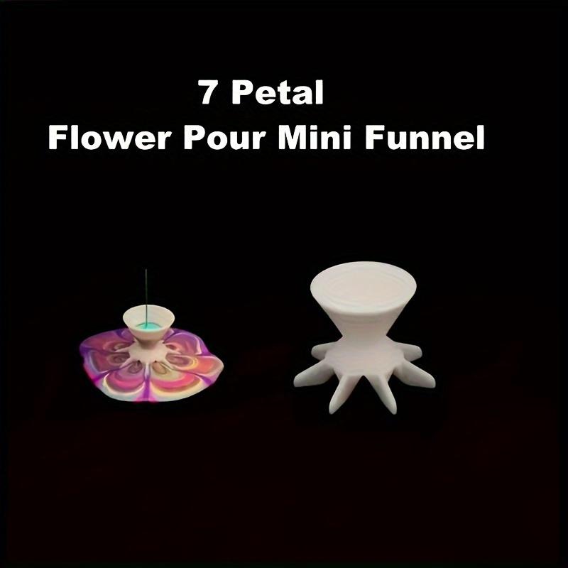 Mini Acrylic Paint Pouring Cup with 7-Leg Funnel Design - Durable Plastic, Controlled Flower Patterns for DIY Art Projects