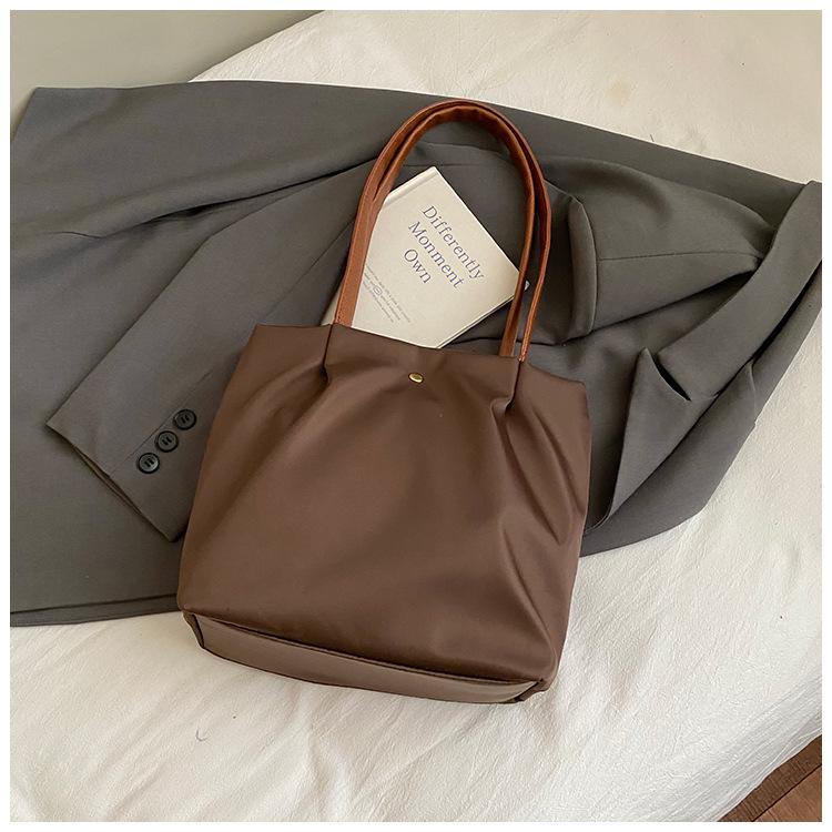 

Tote bag women s 2025 new trendy fashion versatile shoulder bag large capacity leisure commuter handbag