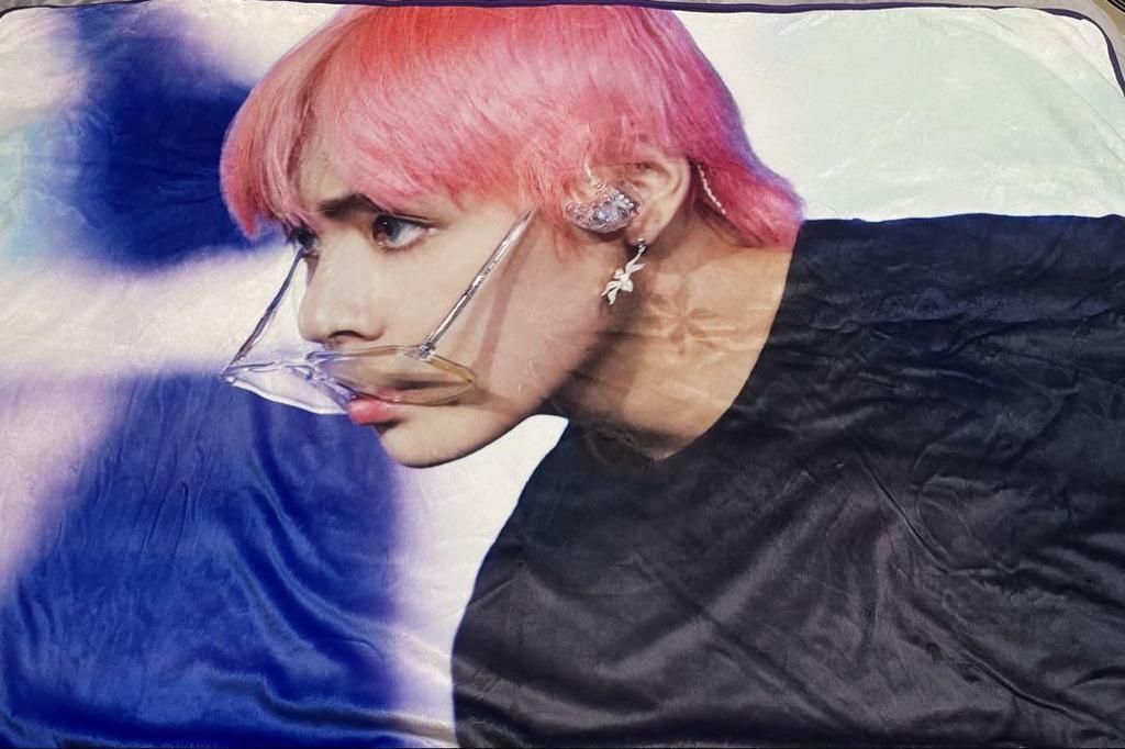 [USED] Nunavinim Master BTS V Blanket