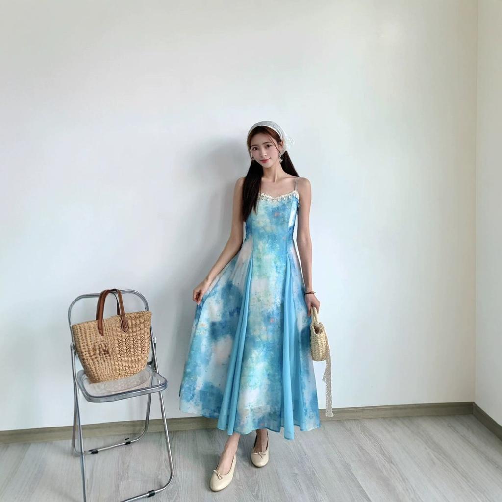 New seaside vacation dress long dress summer beautiful small skirt smudge suspender dress