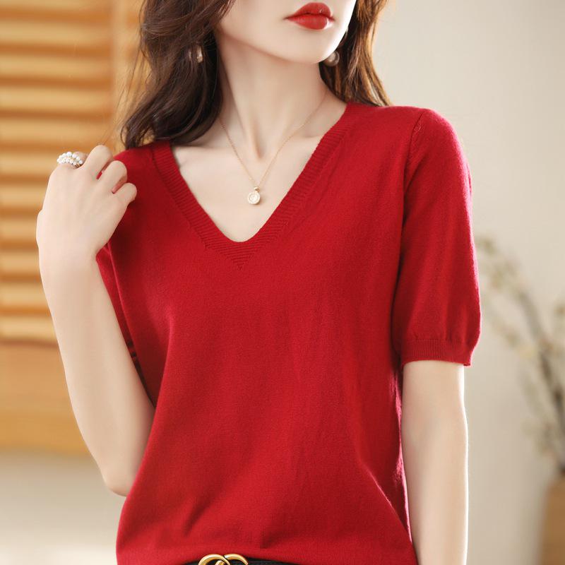 Women's V-Neck Knitted T-Shirt: Short-Sleeved, Versatile, Commuting Pullover, Perfect Base Layer, Three-Quarter Sleeves, Light Sweater.