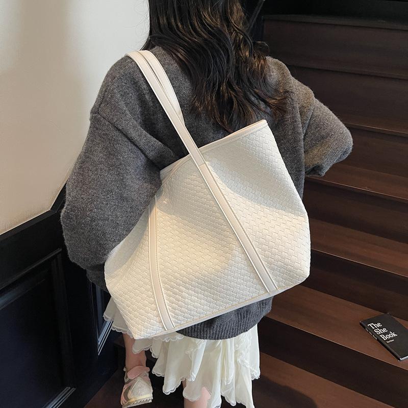 New Woven Pattern Large-capacity Commuter Tote Bag Women's 2025 Fashion Underarm Bag Versatile Hand Bag Shoulder Bag