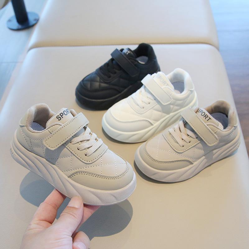 Children's Sports Shoes 2025 Spring and Autumn Boys' Casual Board Shoes Lightweight Girls' Little White Shoes Soft Sole Baby Bread Shoes Single