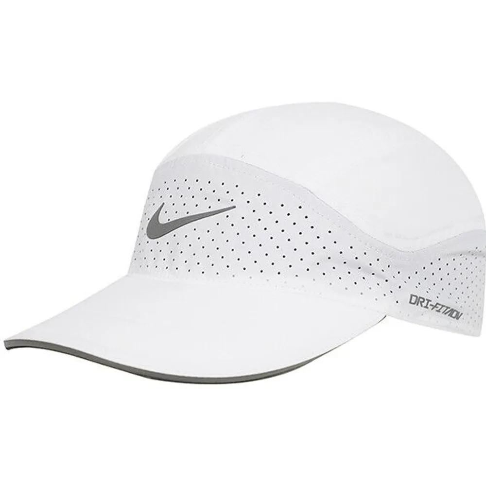 Беговая кепка Dri-FIT ADV Fly без жесткого каркаса, светоотражающая (FB5681-100) FB5681-100
