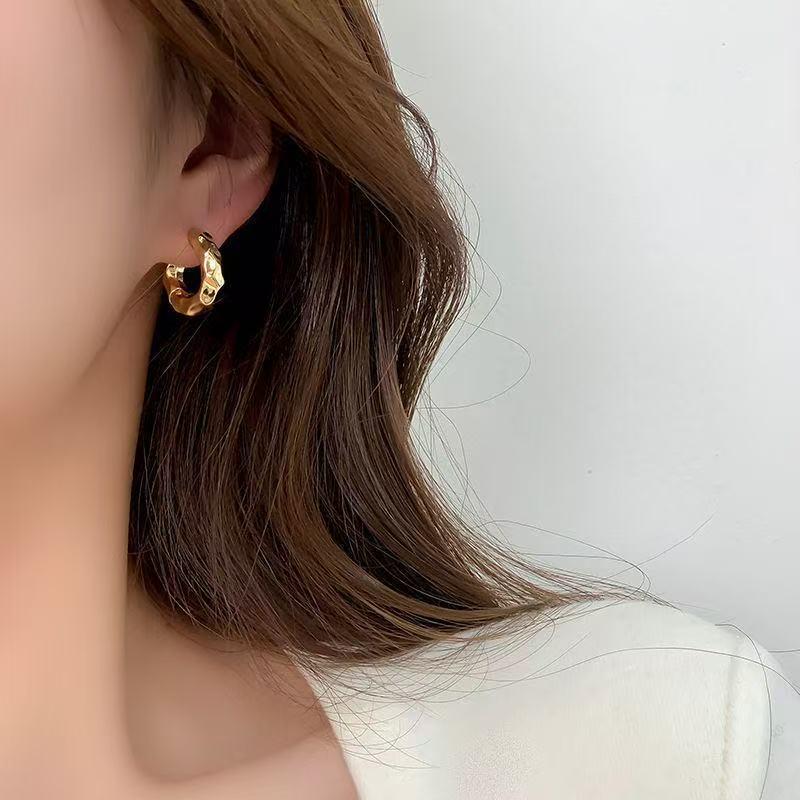 Luxurious Retro Pleated Irregular Geometric Earrings