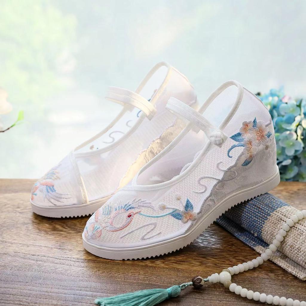 New Woman's Thick Sole Shallow Cloth Shoes Breathable Mesh Hollowed Retro Sloping Heel With Raised Embroidered Shoe Nude Shoes