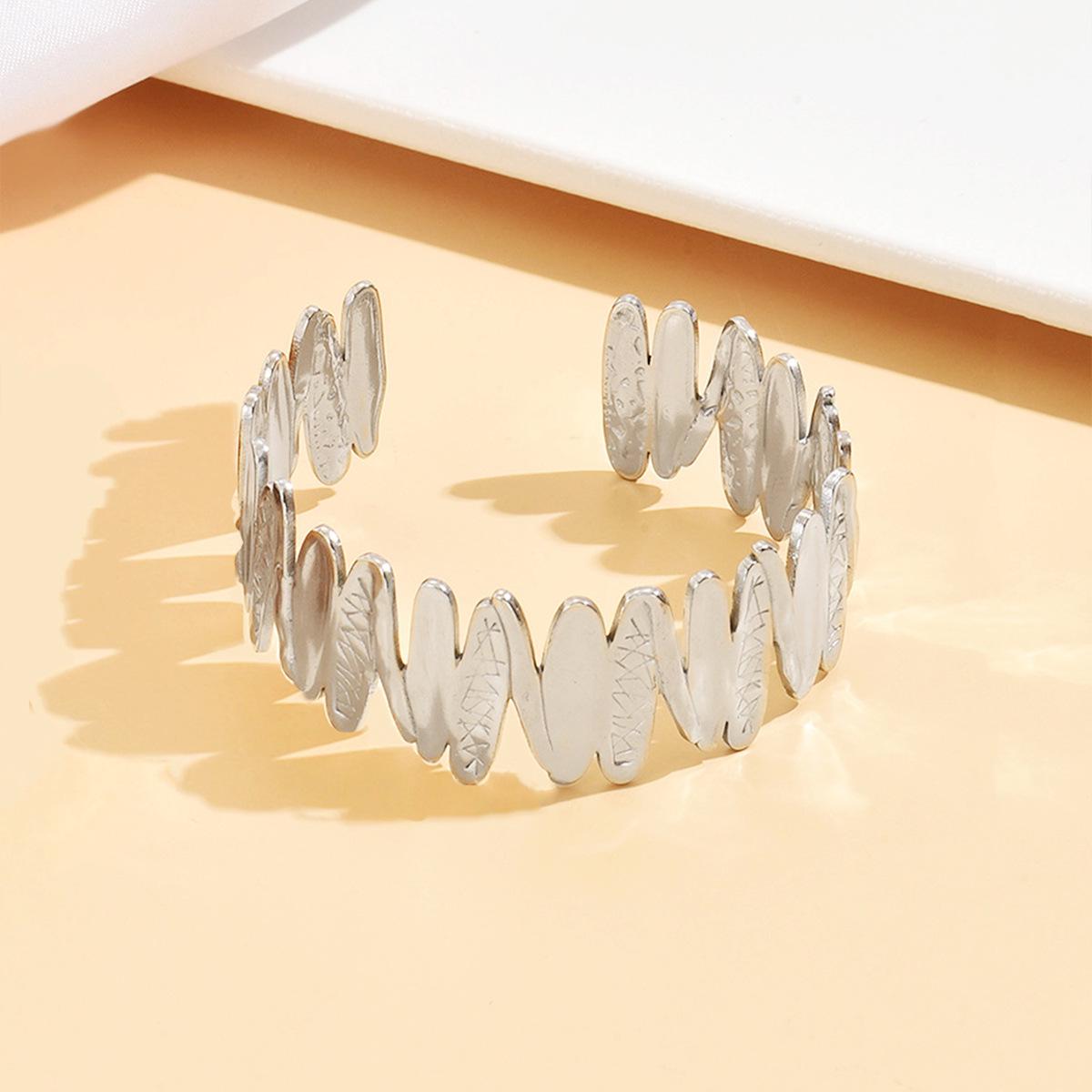 18K Gold Stainless Steel Whirlwind Flower Cuff Bracelet for Women