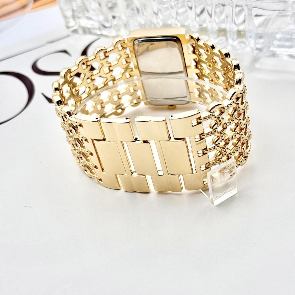 Fashionable Women's Square Quartz Watch - New Custom Design