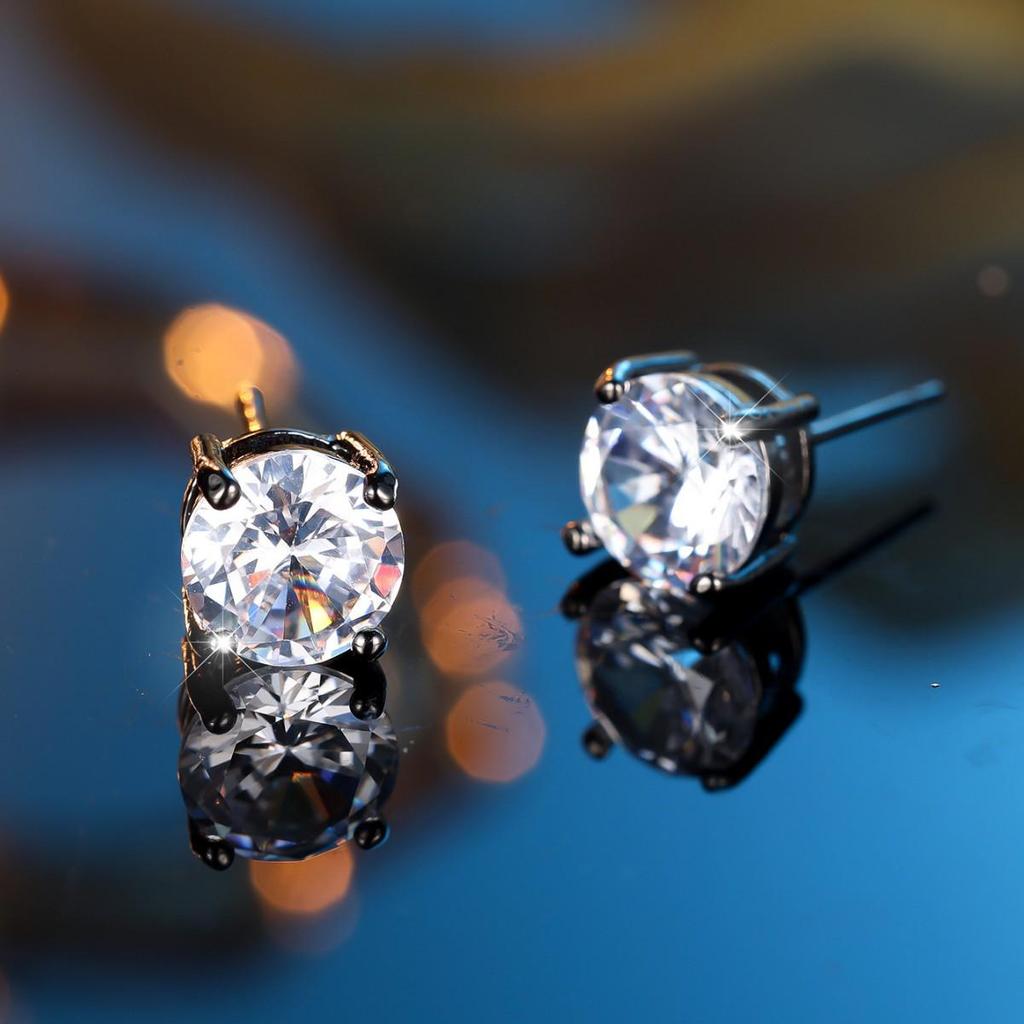 Białe Okrągłe Kolczyki Sztyfty z Diamentami z Czterema Ząbkami dla Kobiet - 8MM Cyrkonia, Modna i Wszechstronna Biżuteria.