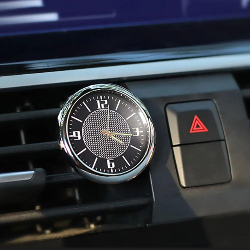 Mini velikost do auta Hodiny Kulatý design Quartzové hodiny Univerzální pasování Digitální hodinky Autopříslušenství