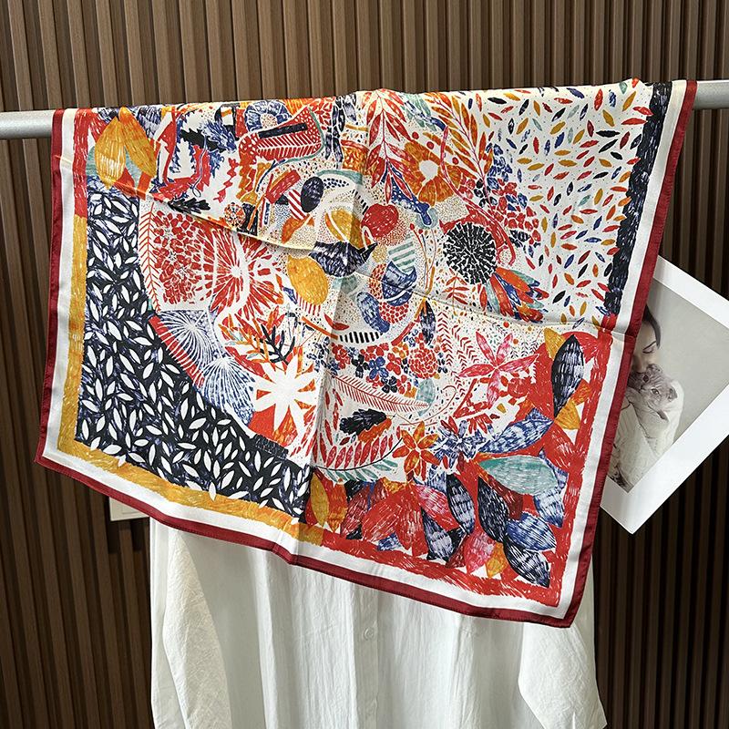 Silk silk scarf women's black Sigongge versatile 71cm square scarf high-end scarf small scarf summer retro