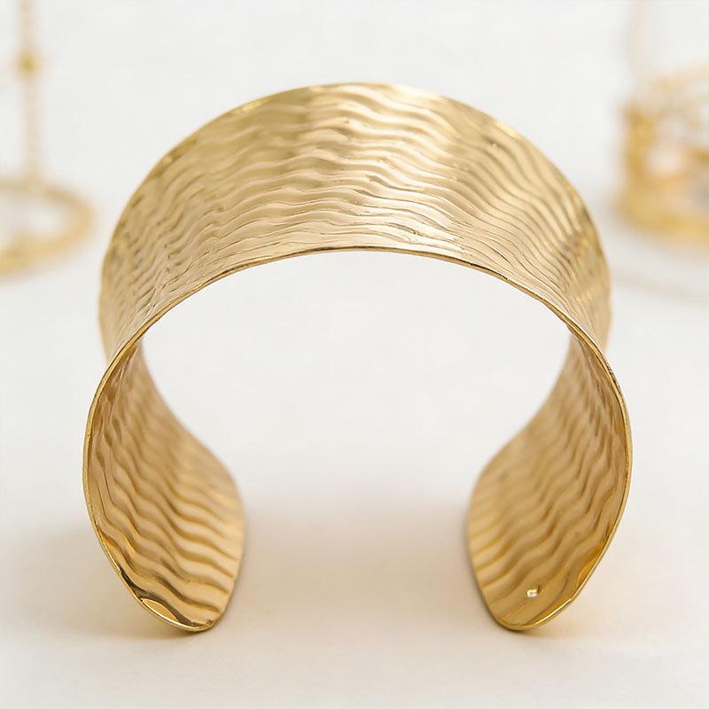 Exaggerated Wave Texture Wide Band Bracelet - Fashionable Long Street Style Accessory