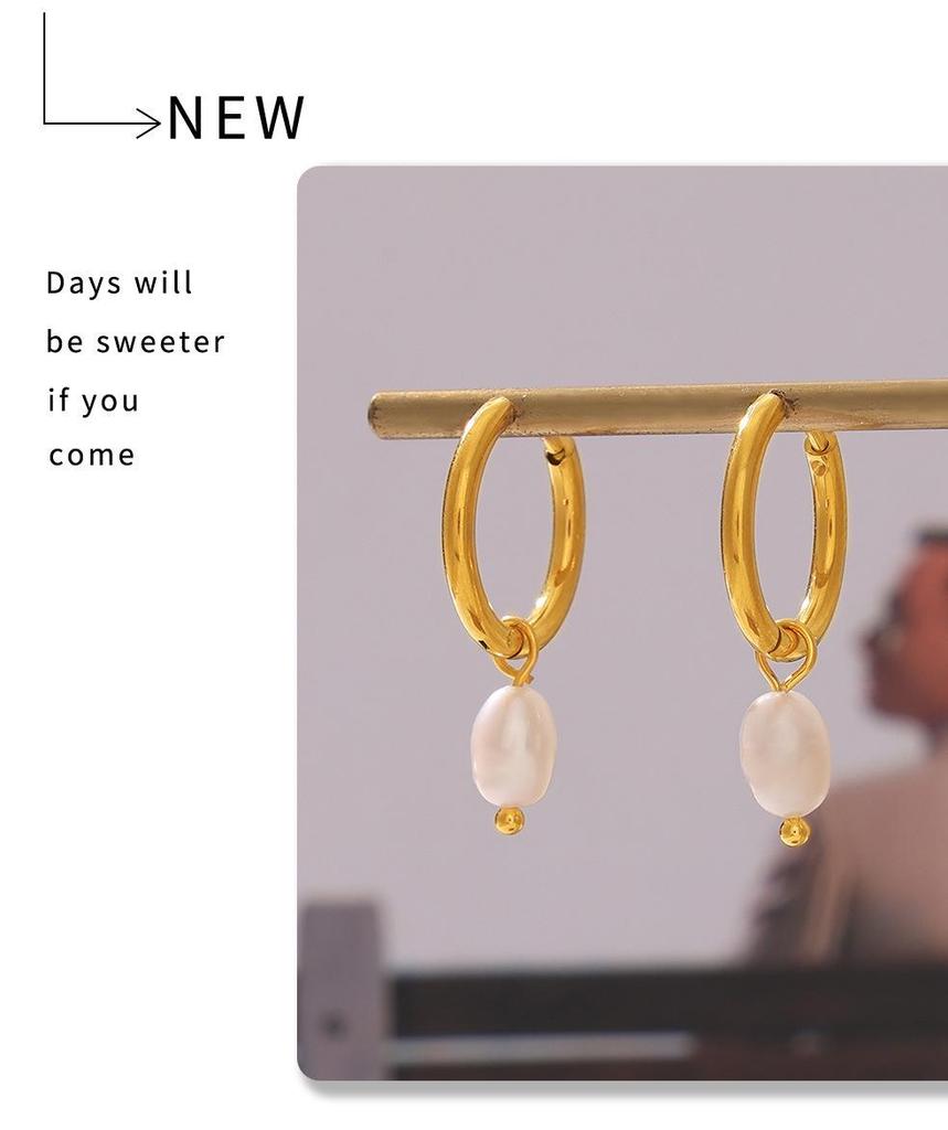 Korean-Inspired Natural Freshwater Pearl Earrings, 18K Gold-Plated Titanium Steel, Simple and Versatile for Women