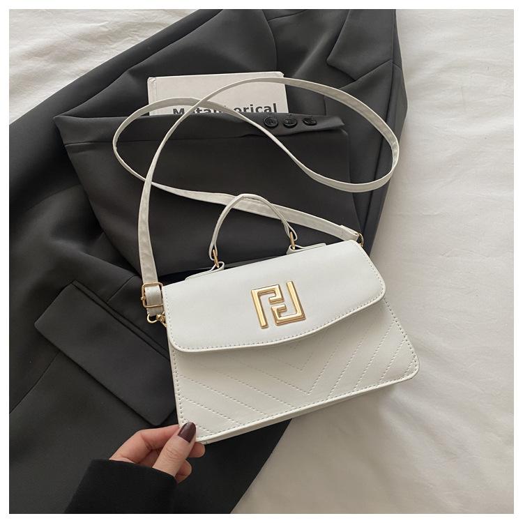 Simple and Fashionable Messenger Bag, New Women's Bag, Solid Color Shoulder Bag, Niche Design, Elegant Portable Small Square Bag for Women