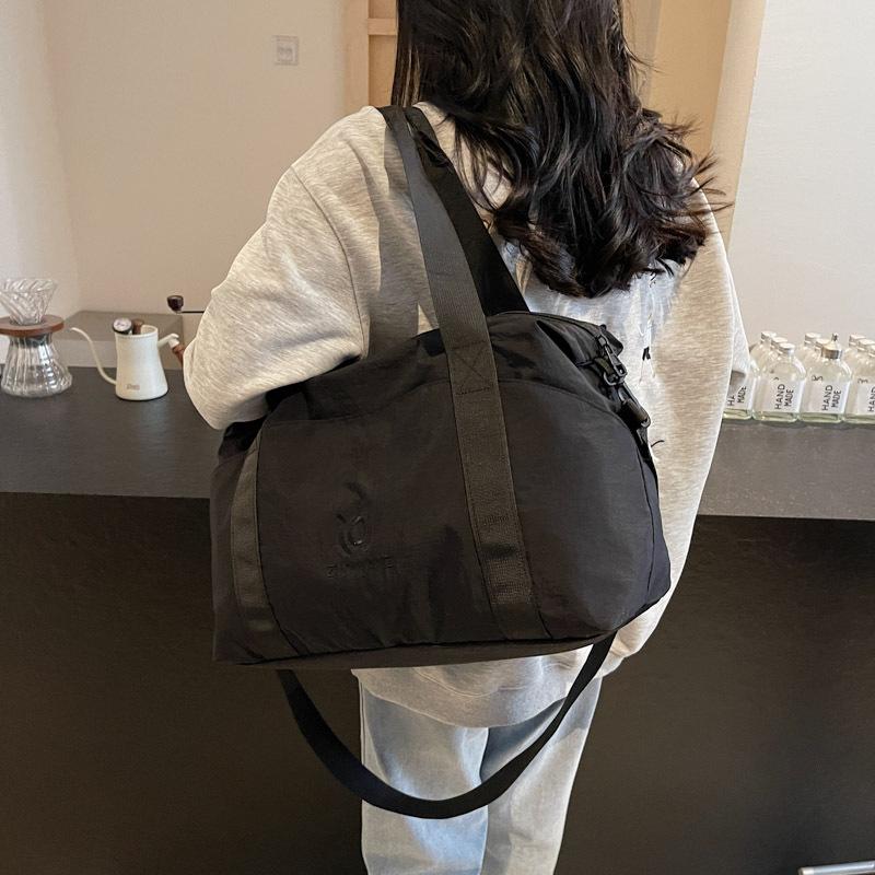 Lightweight going out handbag travel tote bag women's large-capacity clothing storage duffel bag dry and wet separation fitness bag