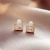 Square Sugar Pearl Earrings New 2023 Best Selling French Earrings Female Accessible Luxury Special-Interest Design Fancy Temperament Ear Clip