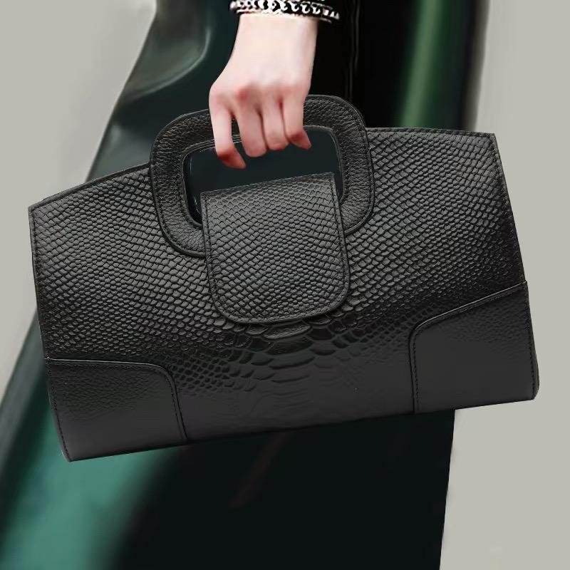 2026 New Snake Skin Handbag Casual Versatile Handbag Fashion Elegant Evening Bag Women's Commuter Chain Shoulder Cross-Body Bag