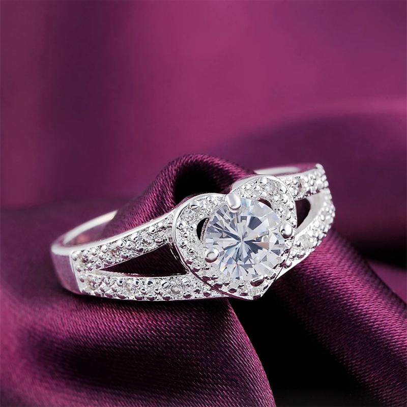 2025 Hübsche 925 Silberfarbe Kristall romantisches Herz Diamantringe Für Frauen Mode Party Geschenke Luxus Hochzeitsaccessoires Schmuck