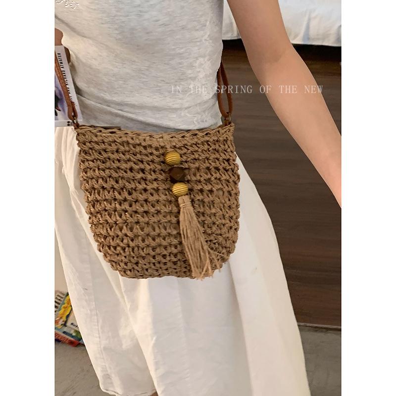 Fashion Straw Woven Small Bag Women's Bag 2025 New Fringed Bucket Bag Simple and Versatile Shoulder Messenger Bag