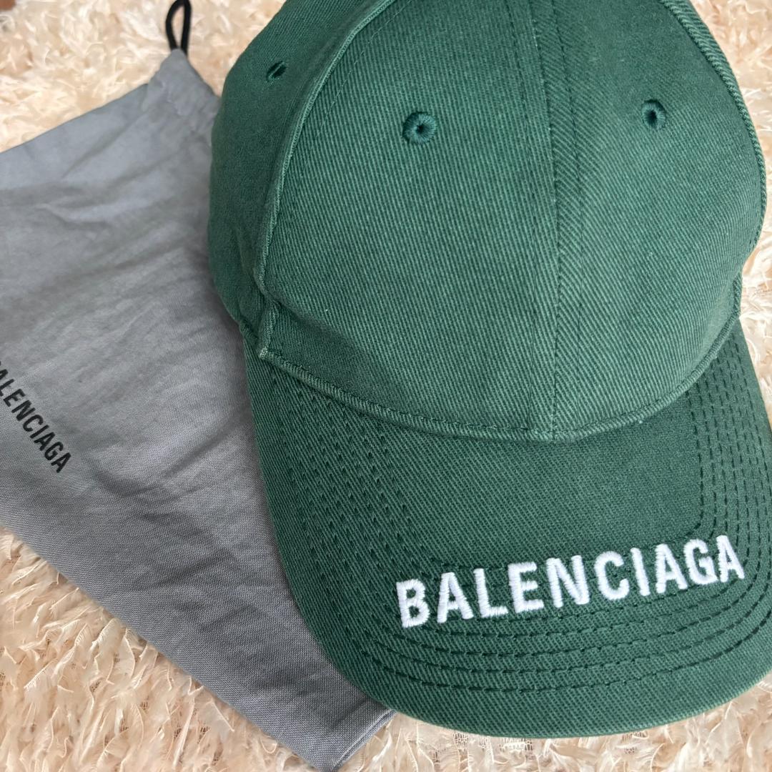 

[Б/У] Регулируемая вышитая кепка BALENCIAGA, Размер L