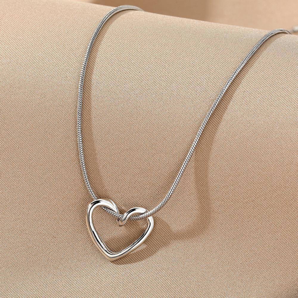 

1pc Double Ring Heart Design Tender And Sweet Pendant Necklace серебряный